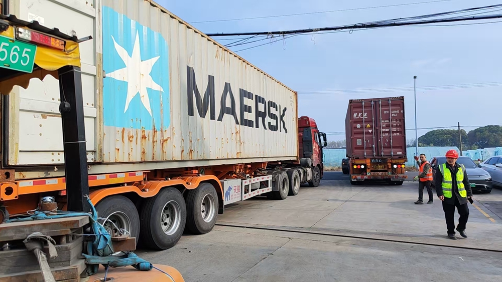 3月24日漢良快拼箱再獲馬來西亞出口訂單 40套標準箱順利交付發運