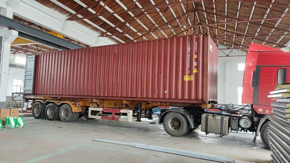 漢良綠建20套快拼箱裝柜發往意大利 滿足CE認證要求
